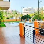 Cozy Overlooking Estepona's Marina! Apartamento