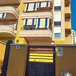 Cozy Overlooking Estepona's Marina! Apartamento *