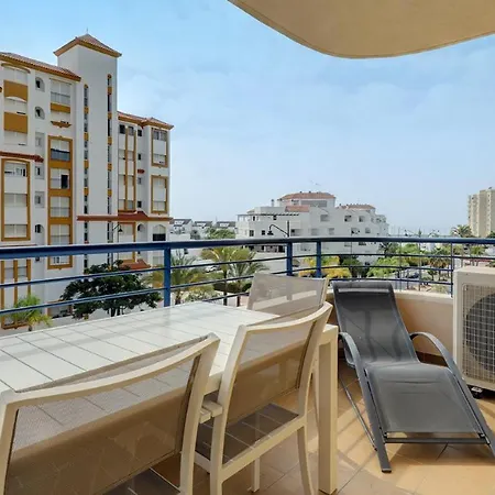 Апартаменты Cozy Overlooking Estepona's Marina! Эстепона