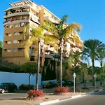 Cozy Overlooking Estepona's Marina! * Estepona