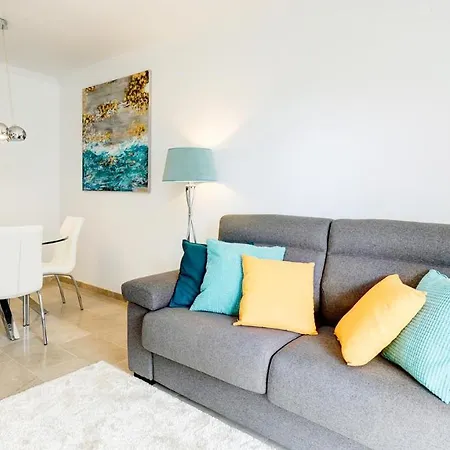 Cozy Overlooking Estepona's Marina! Apartment