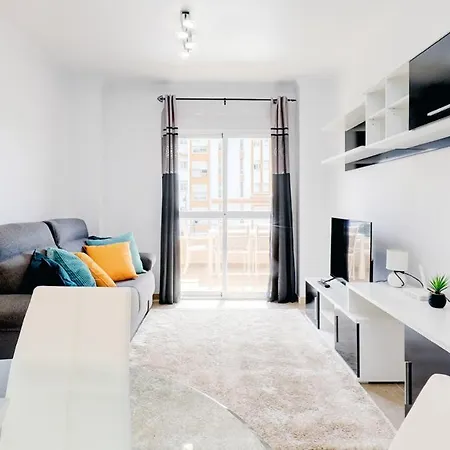 Cozy Overlooking Estepona's Marina! Daire