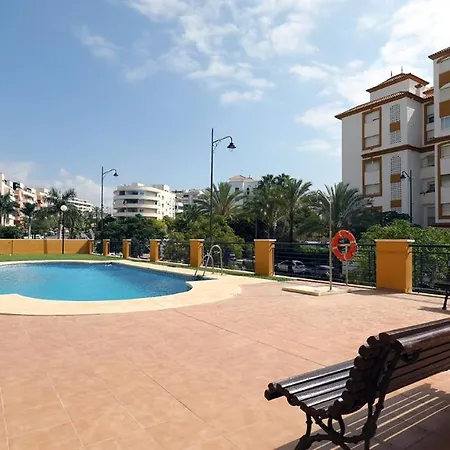 Cozy Overlooking Estepona's Marina! Daire