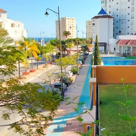 Apartment Cozy Overlooking Estepona's Marina!