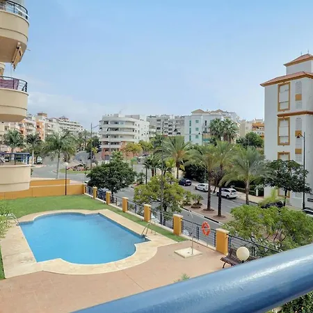 Cozy Overlooking Estepona's Marina! Daire Estepona