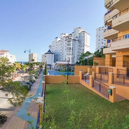 Cozy Overlooking Estepona's Marina! Apartment Estepona