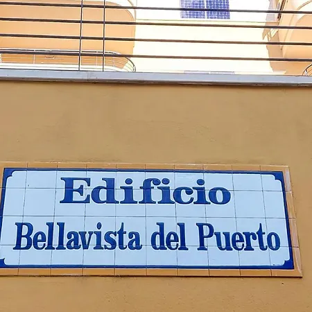 Cozy Overlooking Estepona's Marina!