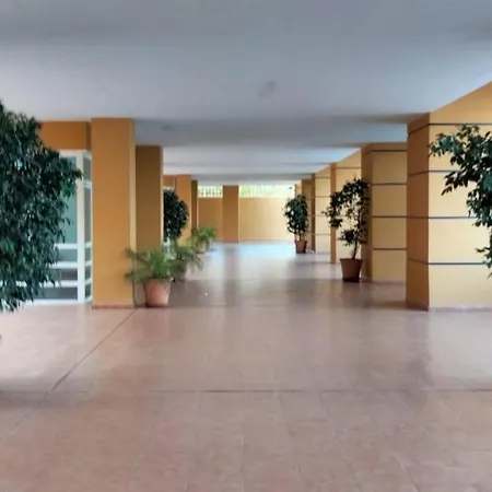 Cozy Overlooking Estepona's Marina! Daire *