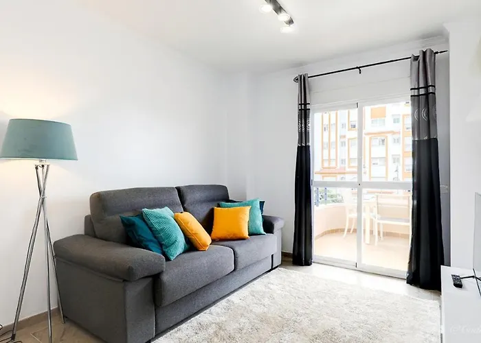 Cozy Overlooking Estepona's Marina! Apartment *