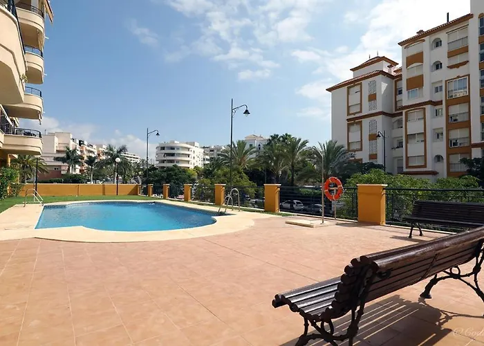 Cozy Overlooking Estepona's Marina! Apartment