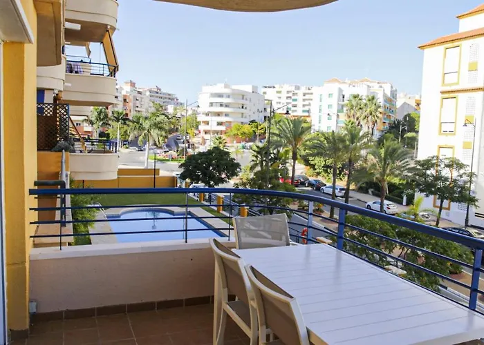 Cozy Overlooking Estepona's Marina! *