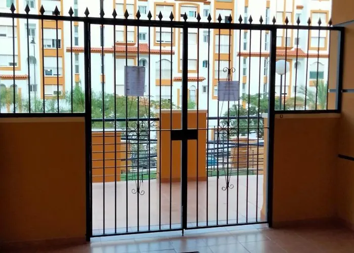 Cozy Overlooking Estepona's Marina!