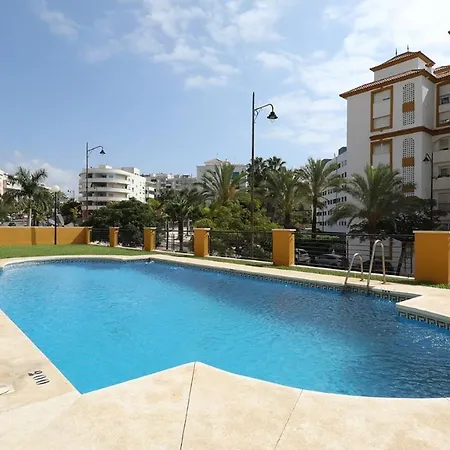 Cozy Overlooking Estepona's Marina! *