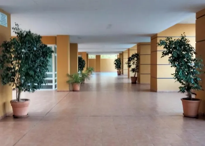 Cozy Overlooking Estepona's Marina! Lejlighed *