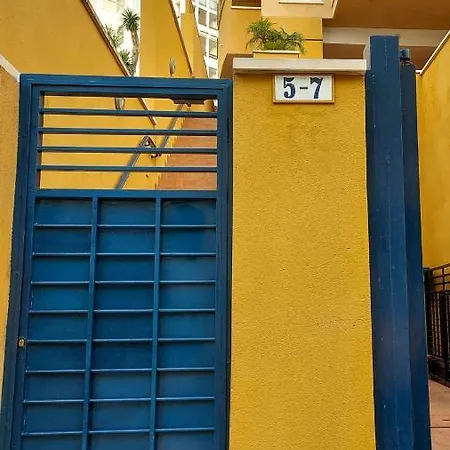 Cozy Overlooking Estepona's Marina!