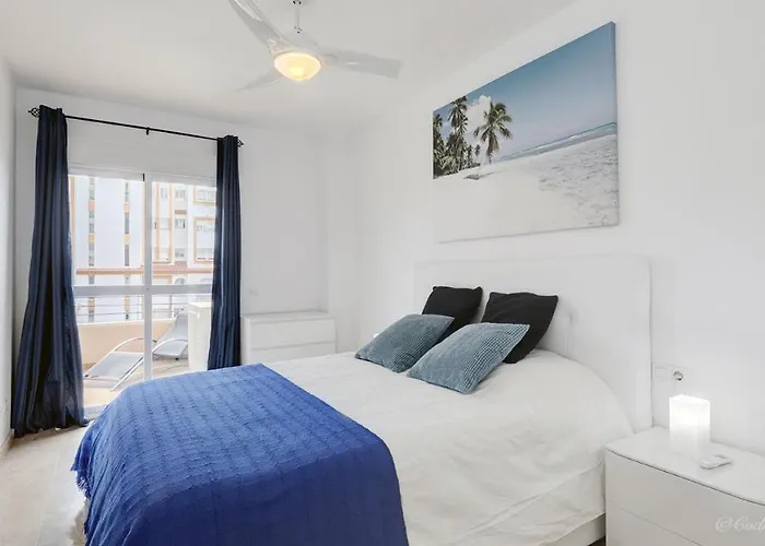 Cozy Overlooking Estepona's Marina! Daire Estepona