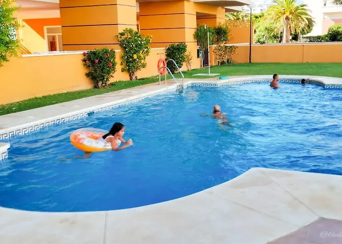 Cozy Overlooking Estepona's Marina! Estepona