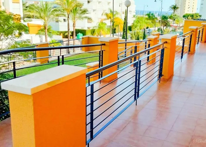 Cozy Overlooking Estepona's Marina!