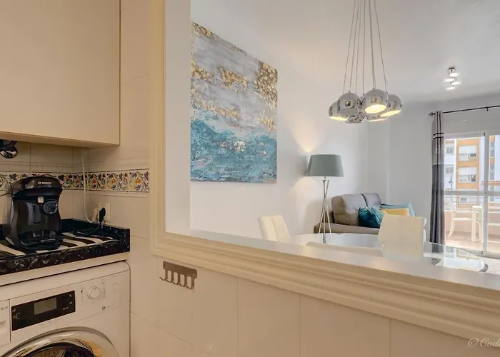 Daire Cozy Overlooking Estepona's Marina! Estepona